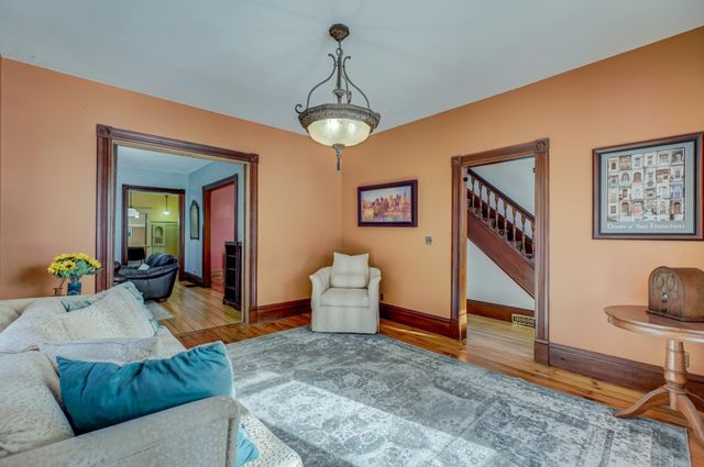 612 Rice Street W, Stillwater, MN 55082