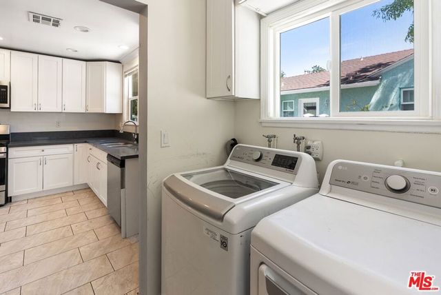 19408 Calvert Street, Los Angeles, CA 91335