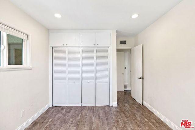19408 Calvert Street, Los Angeles, CA 91335