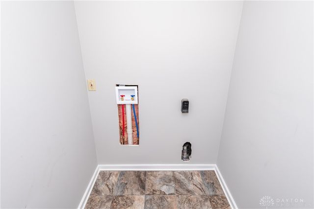 18 N Maple Avenue, Fairborn, OH 45324