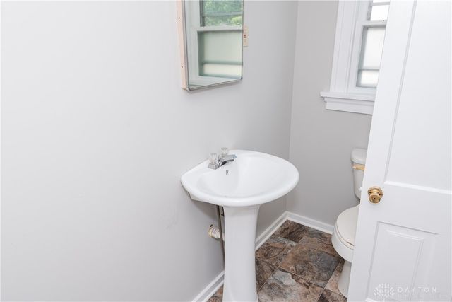 18 N Maple Avenue, Fairborn, OH 45324