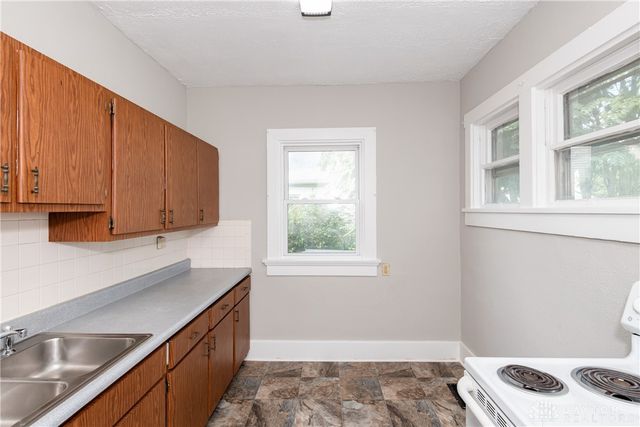 18 N Maple Avenue, Fairborn, OH 45324