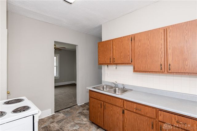 18 N Maple Avenue, Fairborn, OH 45324