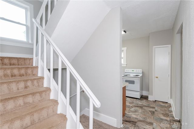18 N Maple Avenue, Fairborn, OH 45324