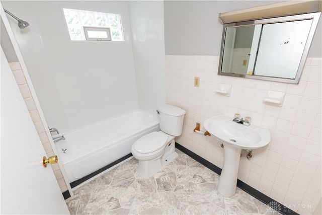 18 N Maple Avenue, Fairborn, OH 45324