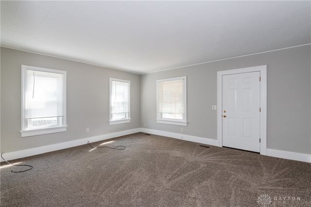 18 N Maple Avenue, Fairborn, OH 45324