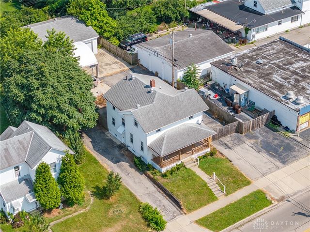 18 N Maple Avenue, Fairborn, OH 45324