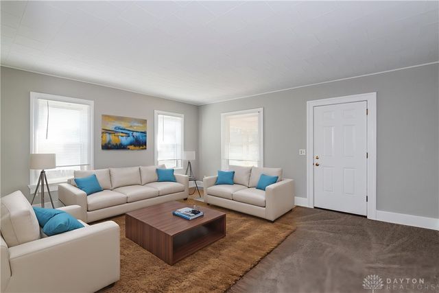 18 N Maple Avenue, Fairborn, OH 45324