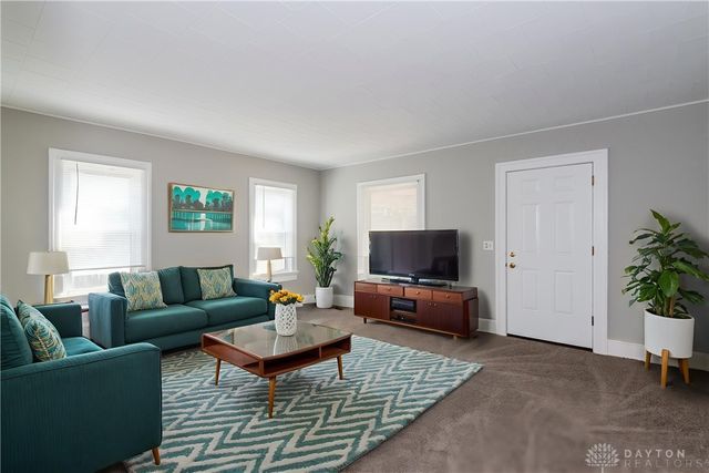18 N Maple Avenue, Fairborn, OH 45324