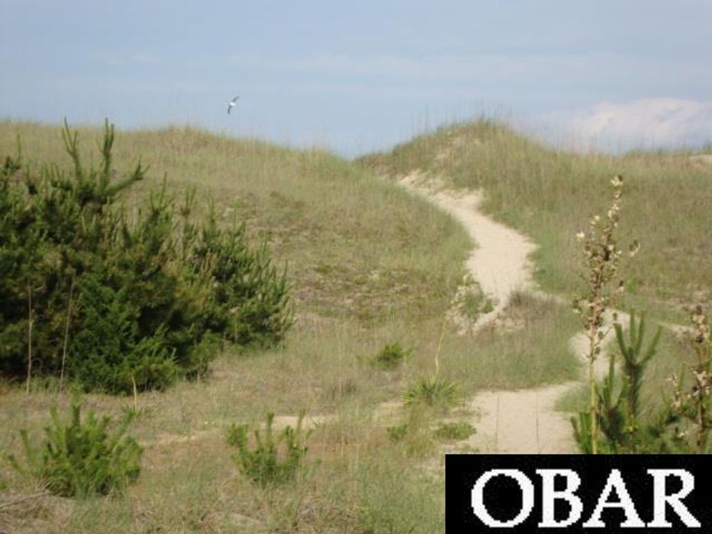 Image 4 of property listing at 26207 Wimble Shores Dr, Salvo, NC 27972