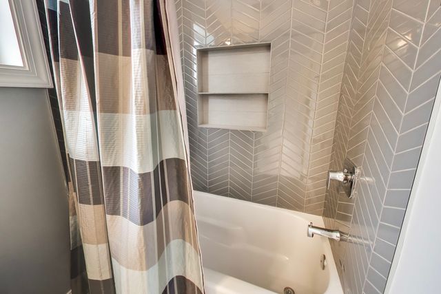 3201 Highland Avenue, Berwyn, IL 60402