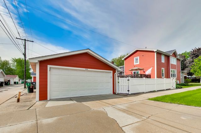 3201 Highland Avenue, Berwyn, IL 60402