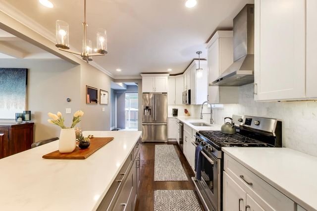 3201 Highland Avenue, Berwyn, IL 60402