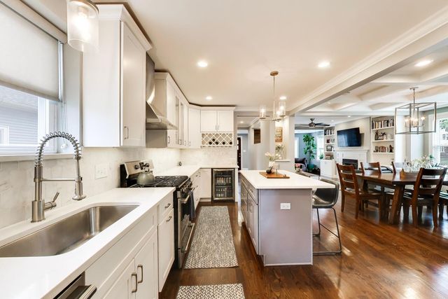 3201 Highland Avenue, Berwyn, IL 60402