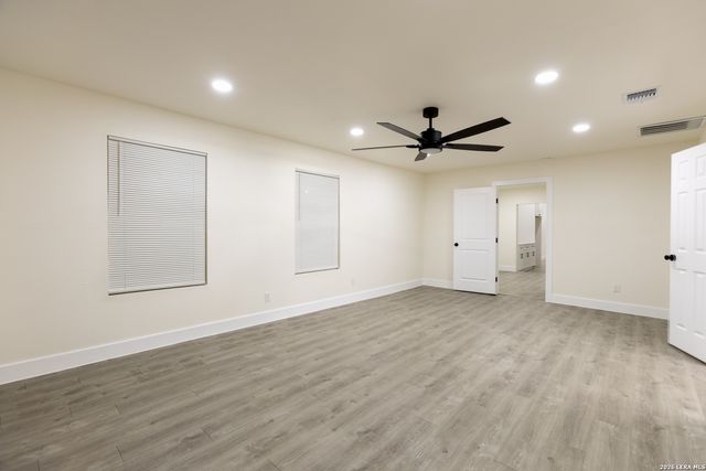 535 Austin St, Pleasanton, TX 78064