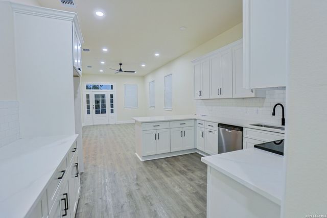 535 Austin St, Pleasanton, TX 78064
