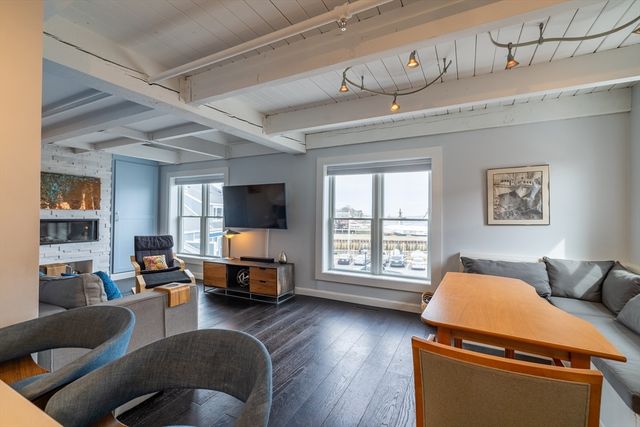 65 Wharf St B8, Salem, MA 01970