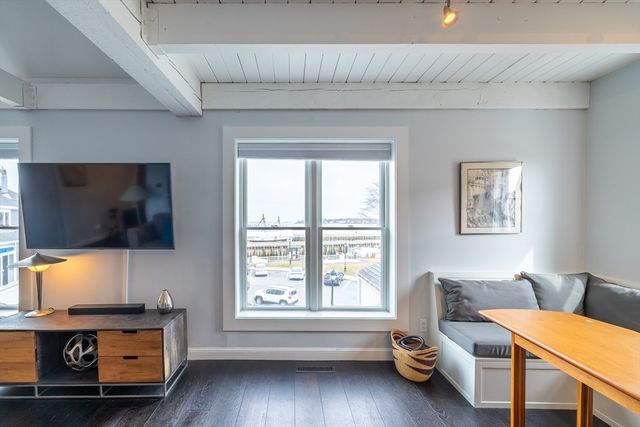 65 Wharf St B8, Salem, MA 01970