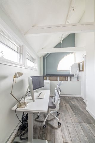 65 Wharf St B8, Salem, MA 01970