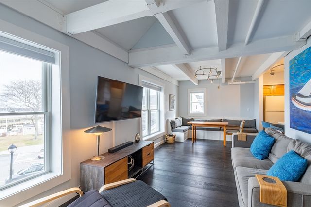 65 Wharf St B8, Salem, MA 01970