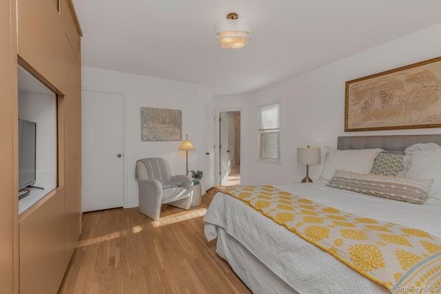 73 Hilary Circle, New Rochelle, NY 10804