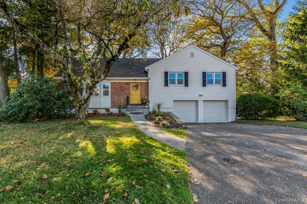 73 Hilary Circle, New Rochelle, NY 10804