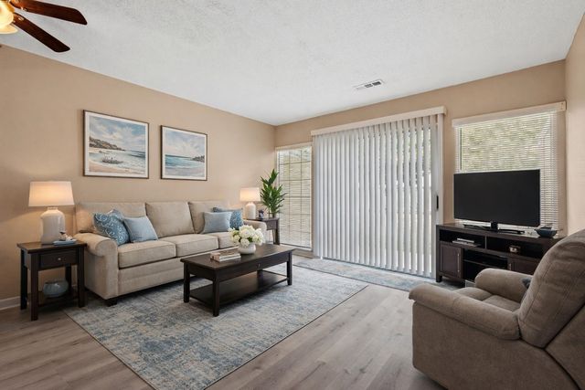 1208 Pinegrove Dr Apt D, Myrtle Beach, SC 29577