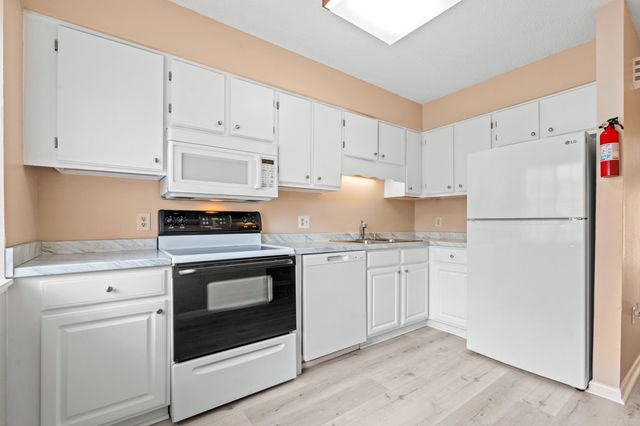 1208 Pinegrove Dr Apt D, Myrtle Beach, SC 29577