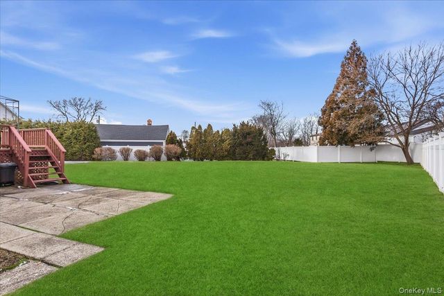 2493 Lloyd Court, North Bellmore, NY 11710