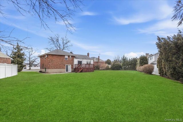 2493 Lloyd Court, North Bellmore, NY 11710