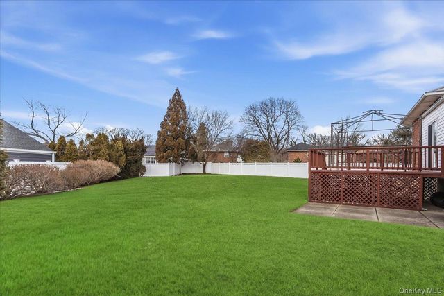 2493 Lloyd Court, North Bellmore, NY 11710