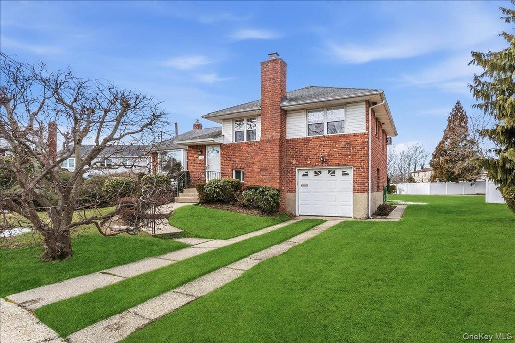 2493 Lloyd Court, North Bellmore, NY 11710