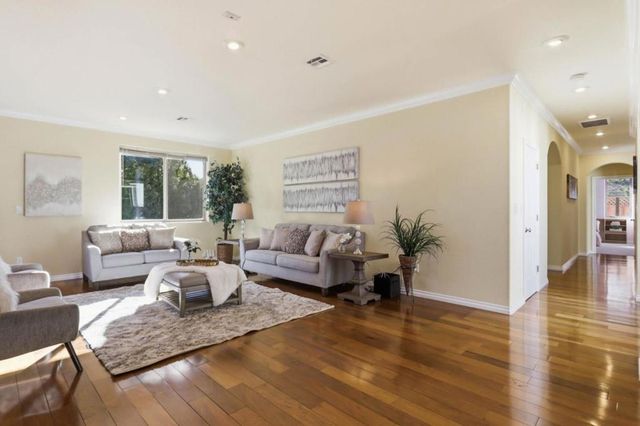 1352 S Stelling Road, Cupertino, CA 95014