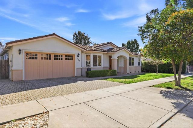 1352 S Stelling Road, Cupertino, CA 95014