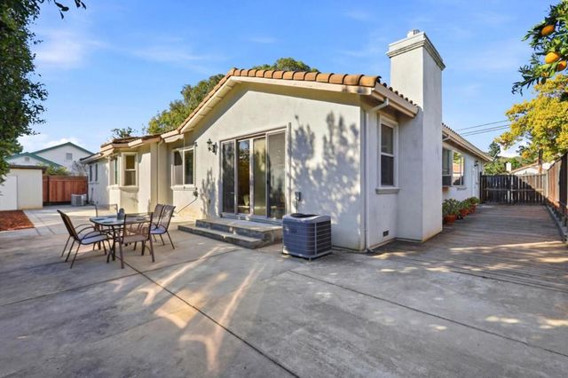 1352 S Stelling Road, Cupertino, CA 95014