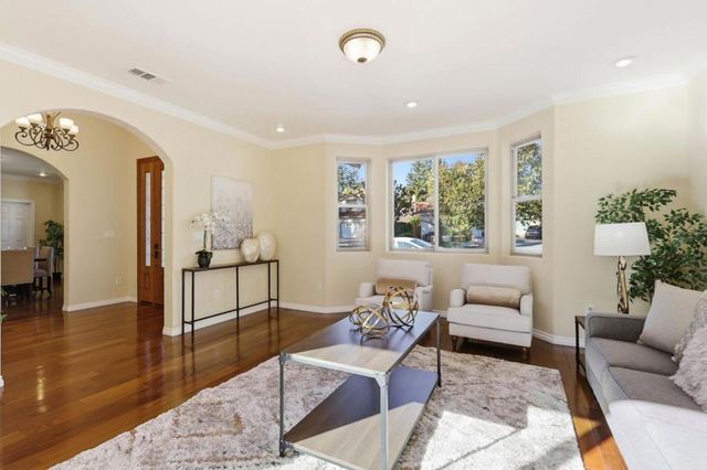 1352 S Stelling Road, Cupertino, CA 95014