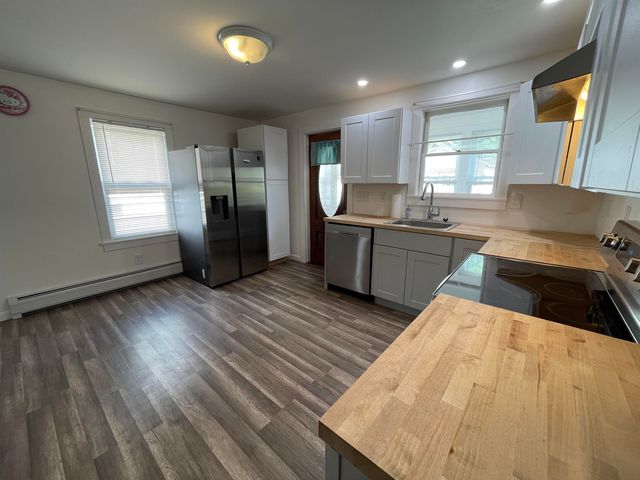 14 Hartford Street, Claremont, NH 03743
