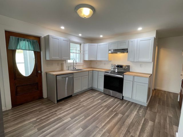 14 Hartford Street, Claremont, NH 03743