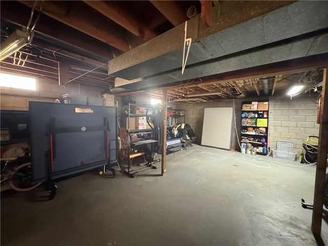 184 Walnut Dr, South Bend Twp, PA 15774