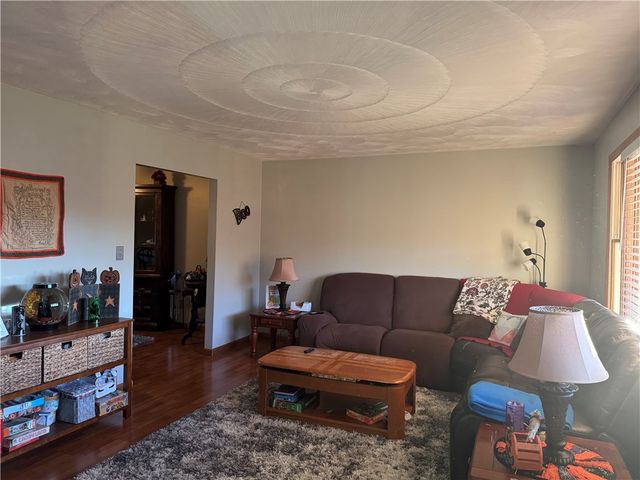 184 Walnut Dr, South Bend Twp, PA 15774