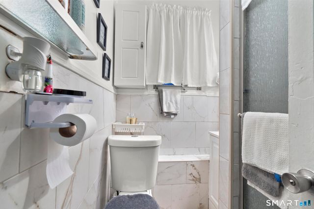 865 Iranistan Avenue, Bridgeport, CT 06604