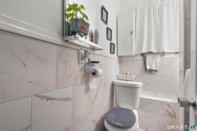 865 Iranistan Avenue, Bridgeport, CT 06604