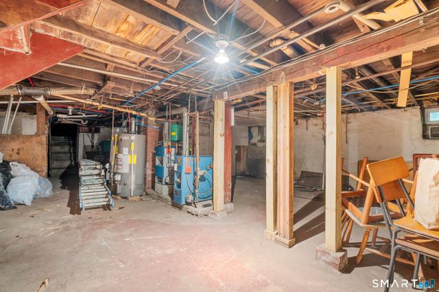 865 Iranistan Avenue, Bridgeport, CT 06604