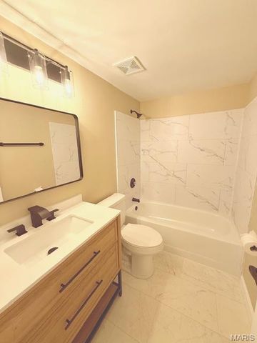 1445 Whispering Creek Drive C, Ballwin, MO 63021