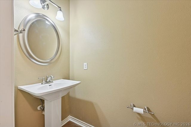 1400 W Granger Street, Broken Arrow, OK 74012