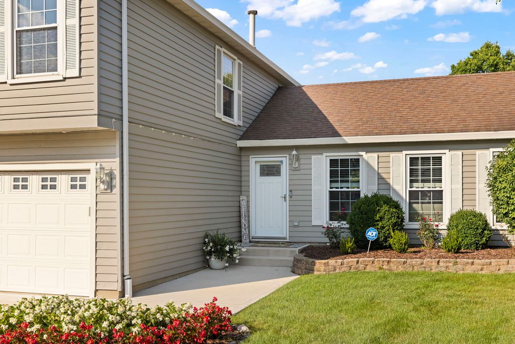 1901 CLYDESDALE Drive, Wheaton, IL 60189 — photo 3