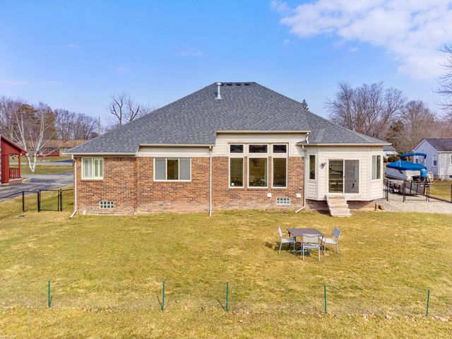 52163 Base Street, New Baltimore, MI 48047