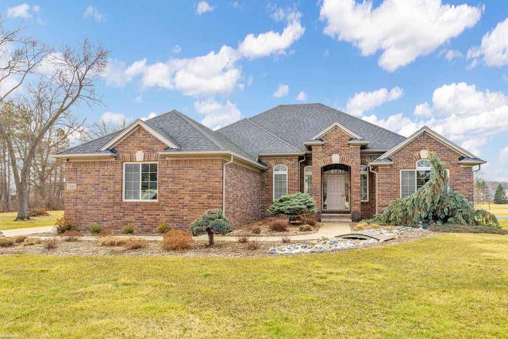 52163 Base Street, New Baltimore, MI 48047