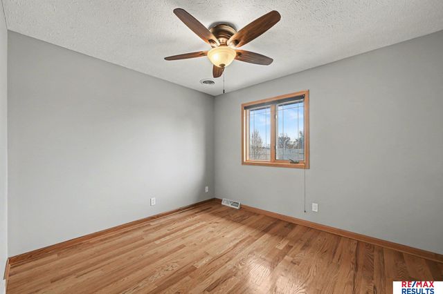 2415 Parkview Drive, Fremont, NE 68025