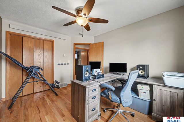 2415 Parkview Drive, Fremont, NE 68025